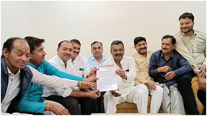 dozens-of-former-congress-officials-submitted-resignations-in-ashoknagar-will-join-bjp_27fa40e0f7f147ea19a8da7a81c5784b